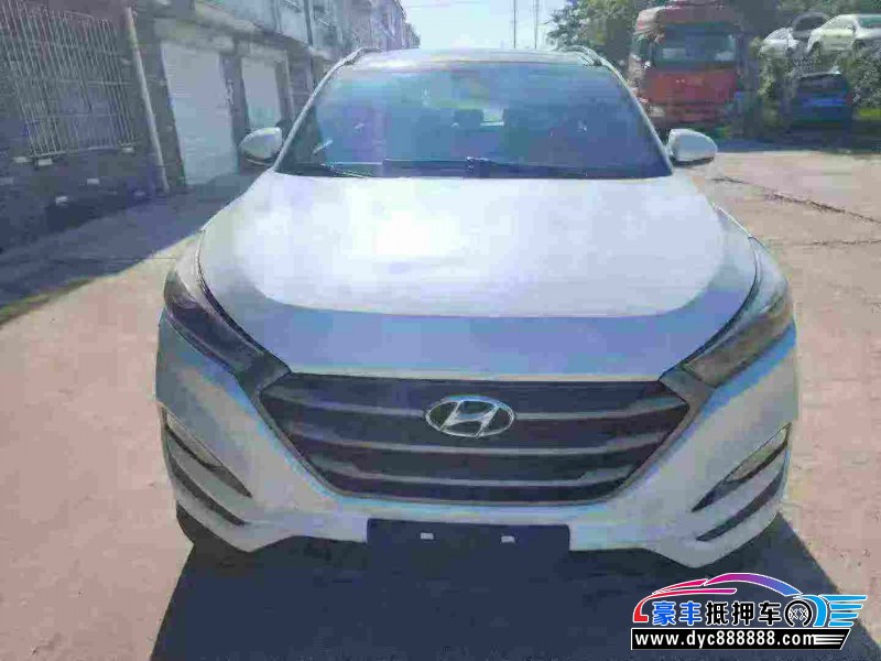 抵押车出售17年现代途胜SUV