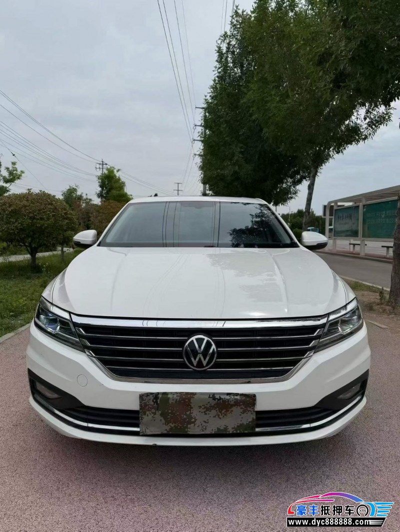 抵押车出售22年大众朗逸轿车