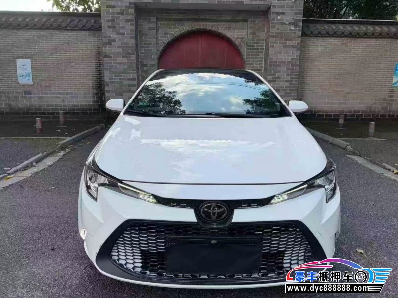 抵押车出售21年丰田雷凌轿车