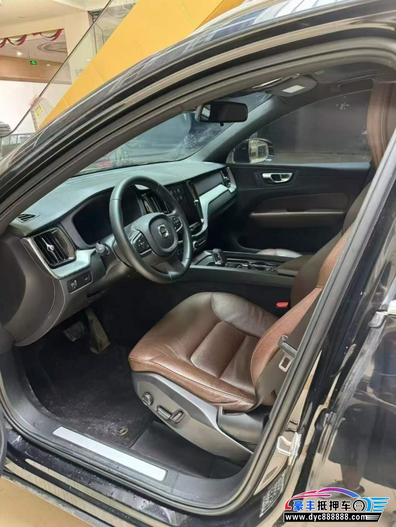 22年沃尔沃XC60轿车抵押车出售