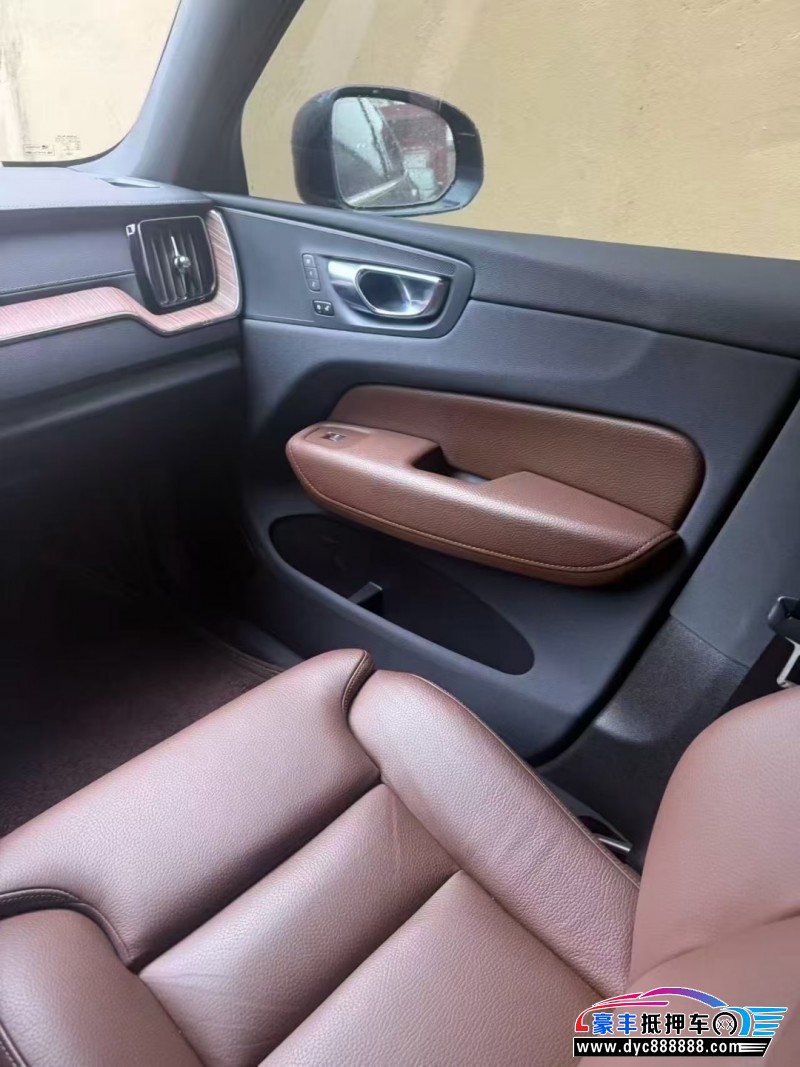 21年沃尔沃XC60轿车抵押车出售