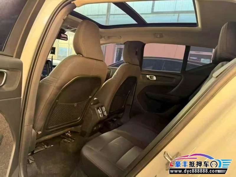 21年沃尔沃XC40轿车抵押车出售