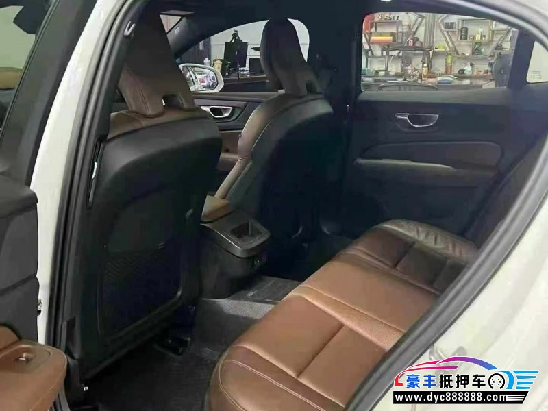 24年沃尔沃S60轿车抵押车出售