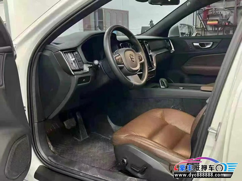 24年沃尔沃S60轿车抵押车出售
