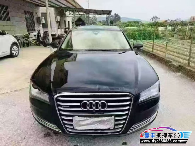 抵押车出售13年奥迪A8轿车