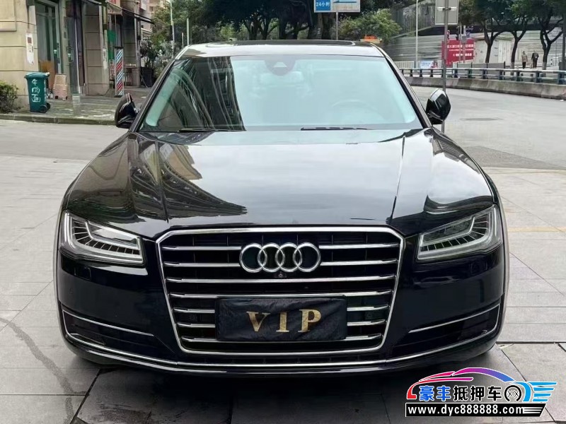 抵押车出售17年奥迪A8轿车