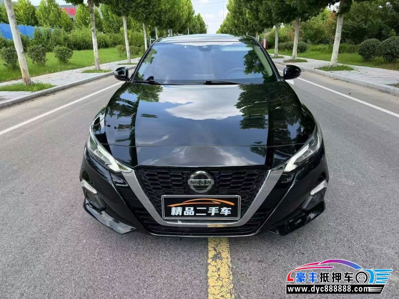 19年日产天籁轿车抵押车出售