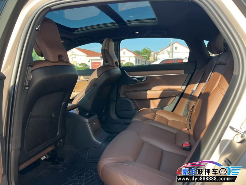 25年沃尔沃S90轿车抵押车出售