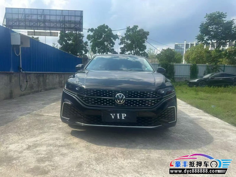 抵押车出售23年大众帕萨特轿车