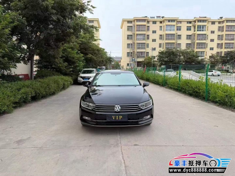 抵押车出售17年大众迈腾轿车