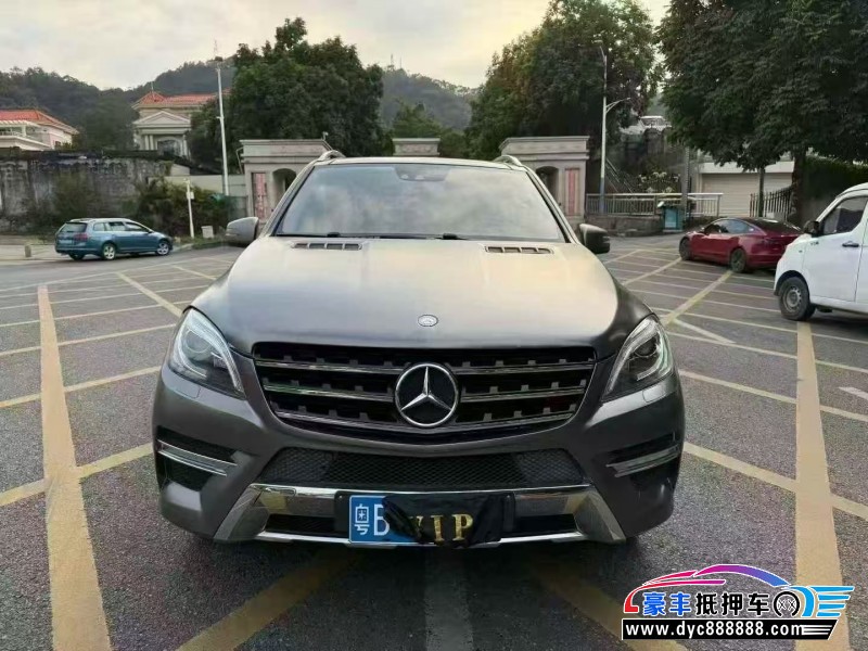 抵押车出售12年奔驰ML轿车