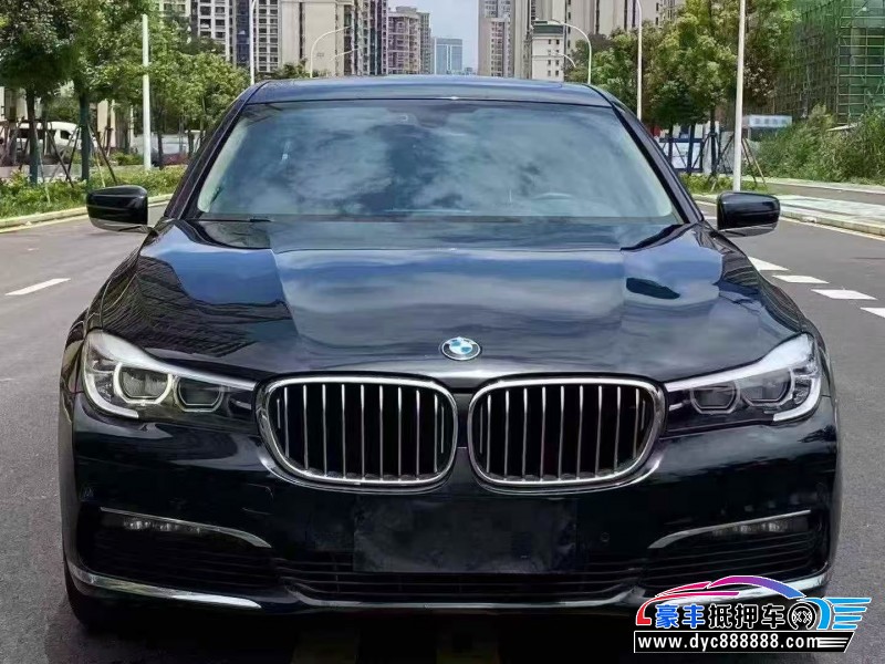 抵押车出售17年宝马7系轿车