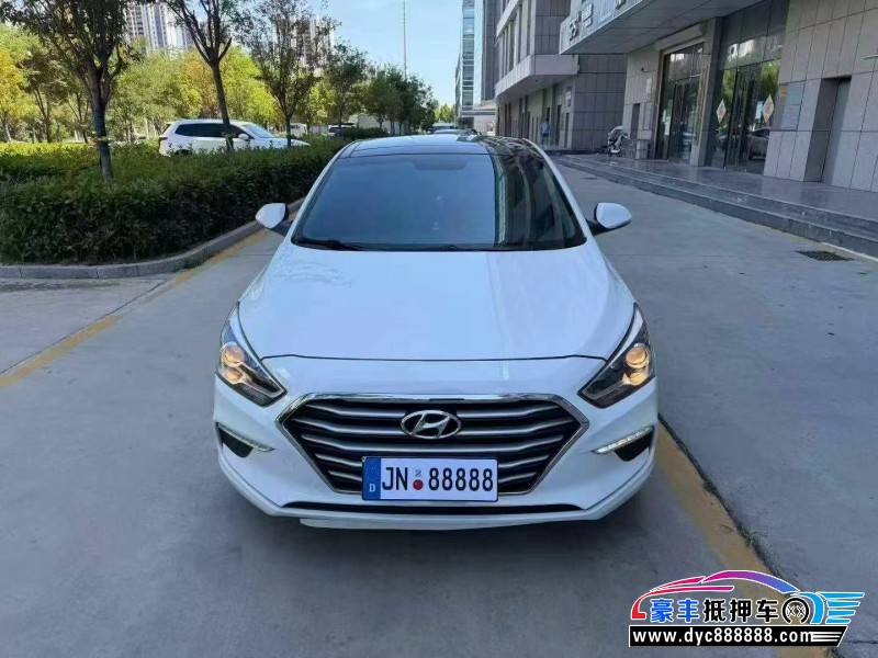 抵押车出售19年现代名图轿车