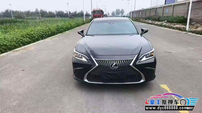 抵押车出售19年雷克萨斯ES轿车
