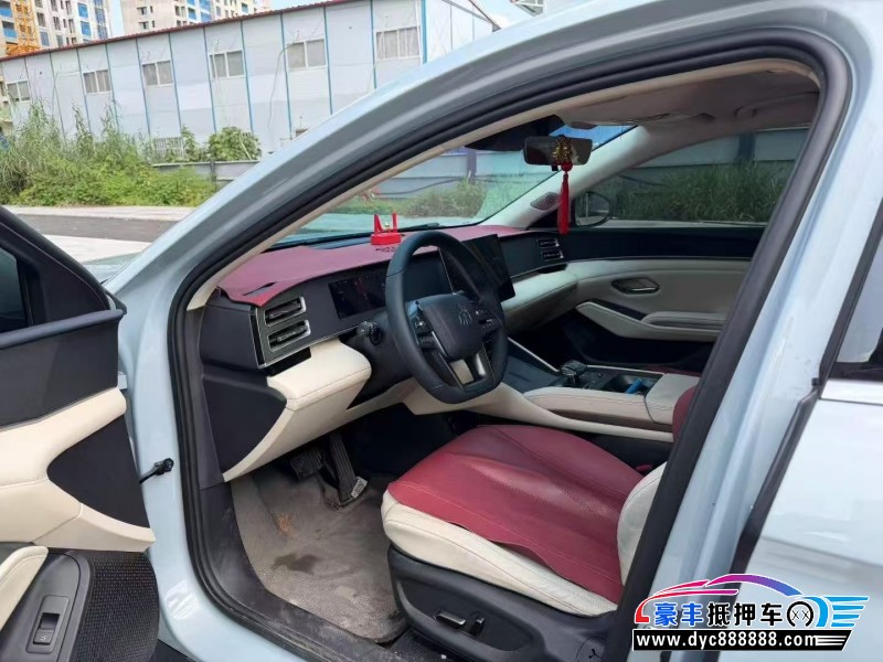 25年比亚迪秦轿车抵押车出售