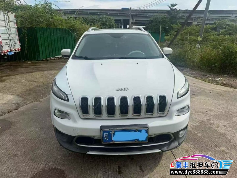 17年Jeep自由光轿车抵押车出售