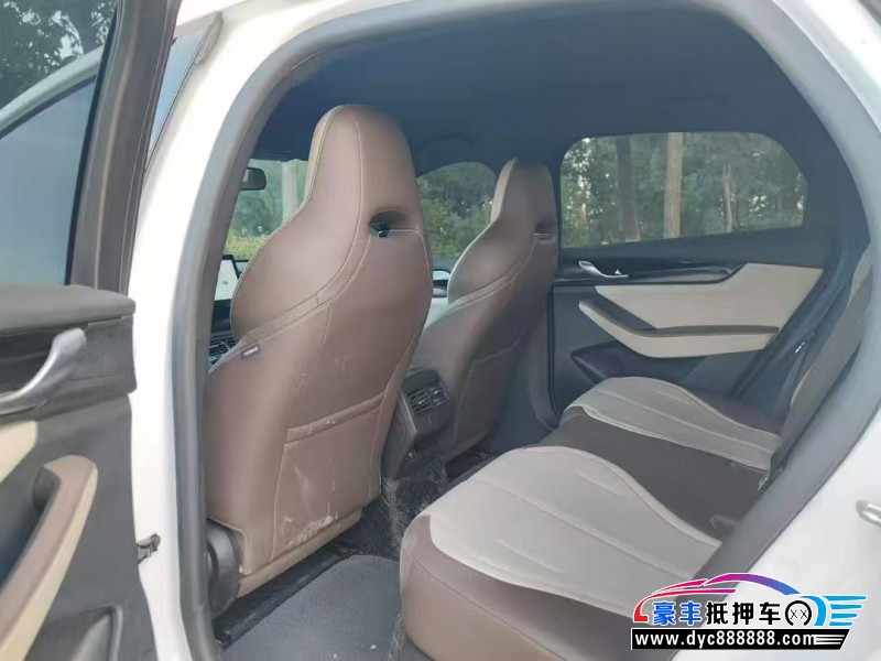 25年比亚迪秦轿车抵押车出售