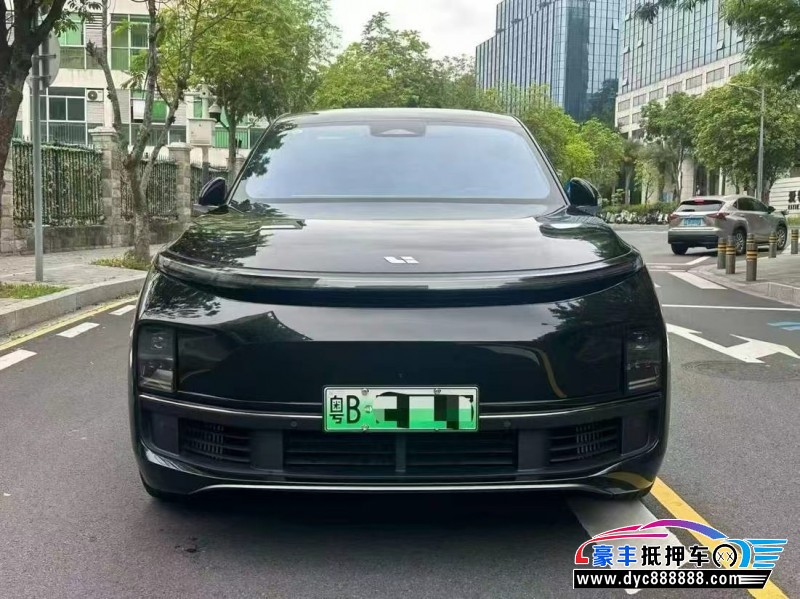 25年理想L8轿车抵押车出售