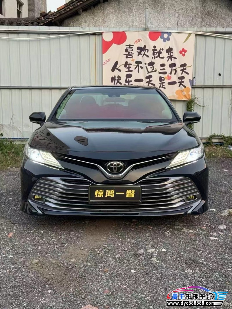 抵押车出售18年丰田凯美瑞轿车