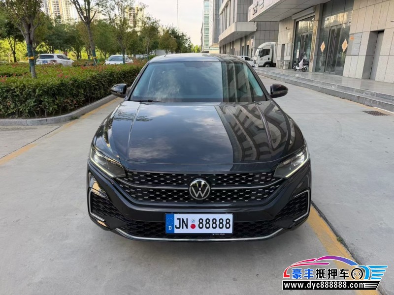 抵押车出售24年大众帕萨特轿车