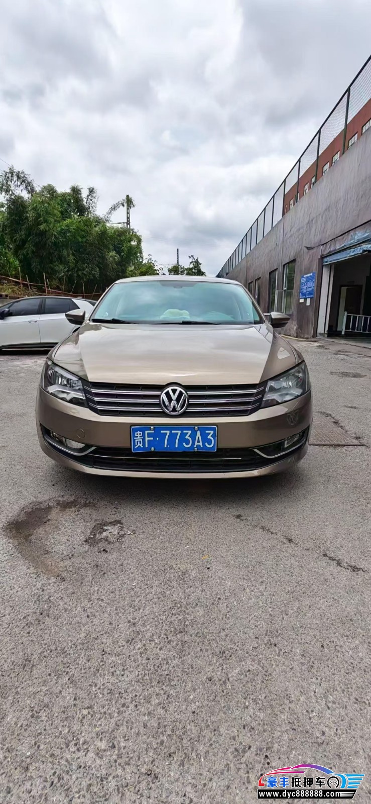 抵押车出售15年大众帕萨特轿车