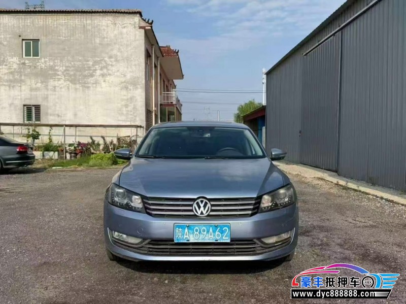 抵押车出售11年大众帕萨特轿车