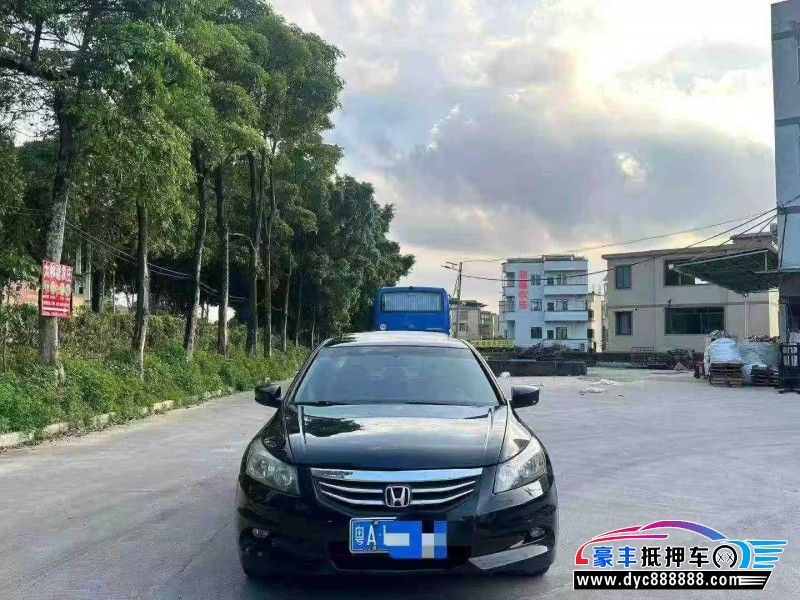 抵押车出售11年本田雅阁轿车