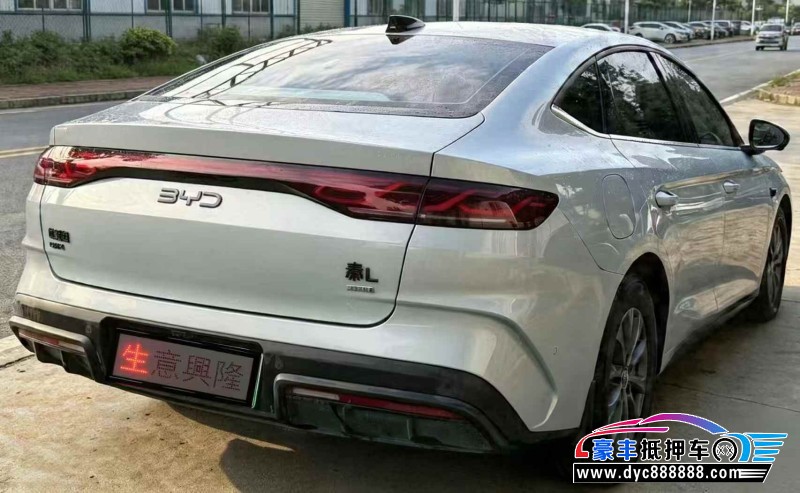 25年比亚迪秦轿车抵押车出售