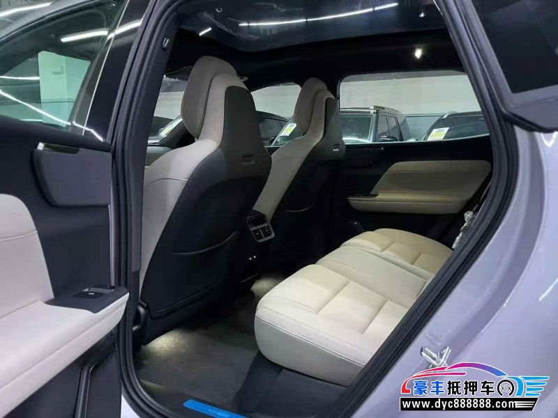25年沃尔沃XC70轿车抵押车出售
