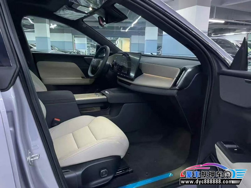 25年沃尔沃XC70轿车抵押车出售