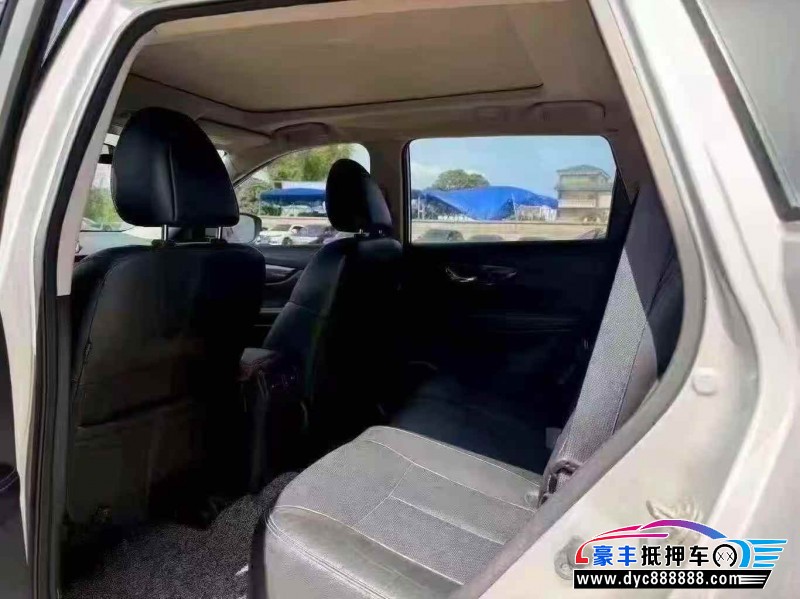 18年日产奇骏轿车抵押车出售
