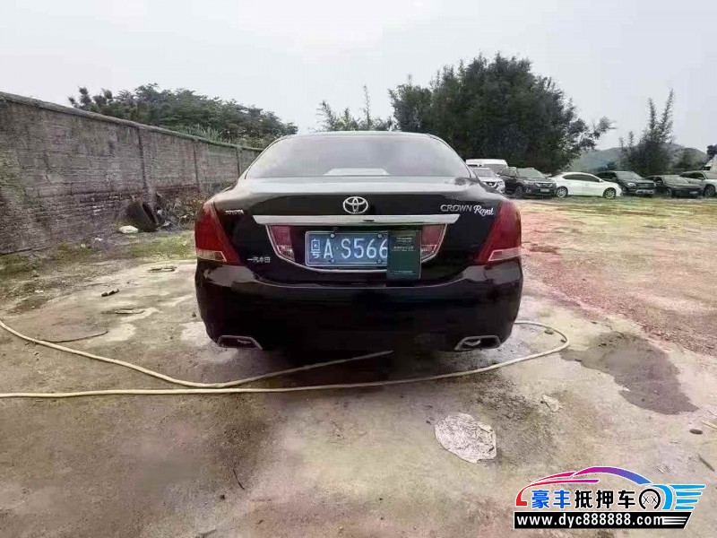 12年丰田皇冠轿车抵押车出售