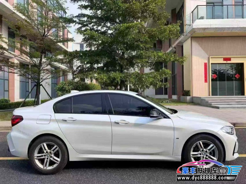 23年宝马1系轿车抵押车出售