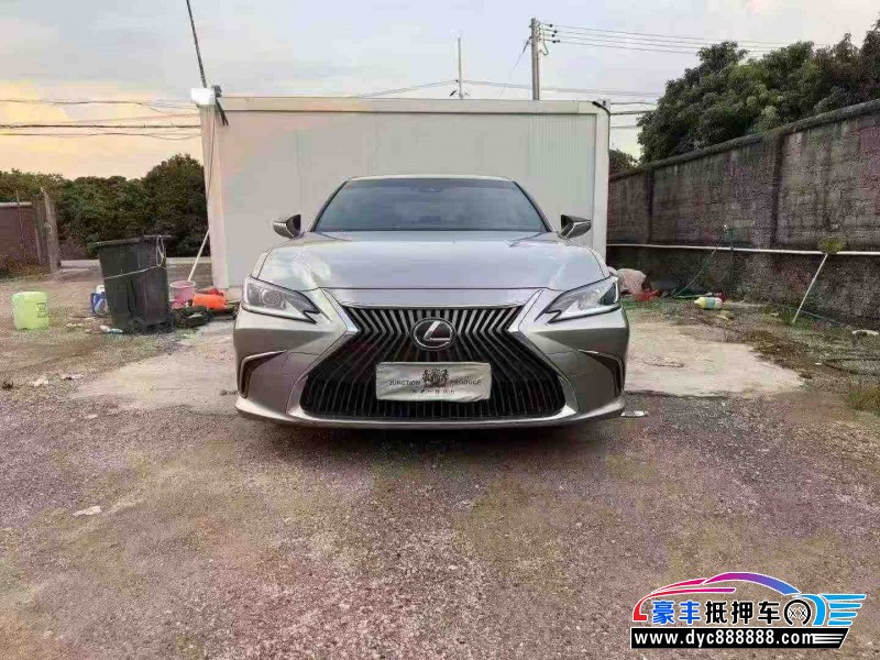 20年雷克萨斯ES轿车抵押车出售