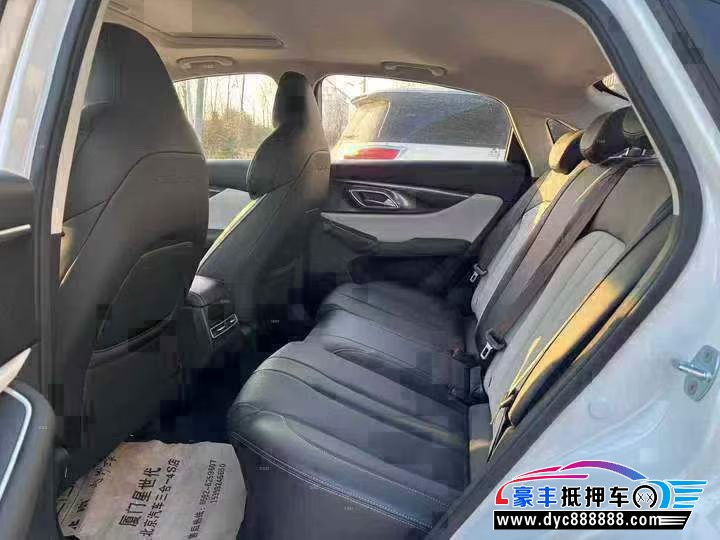 25年北汽新能源EU系列轿车抵押车出售