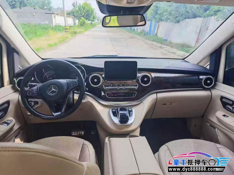 17年奔驰V轿车抵押车出售