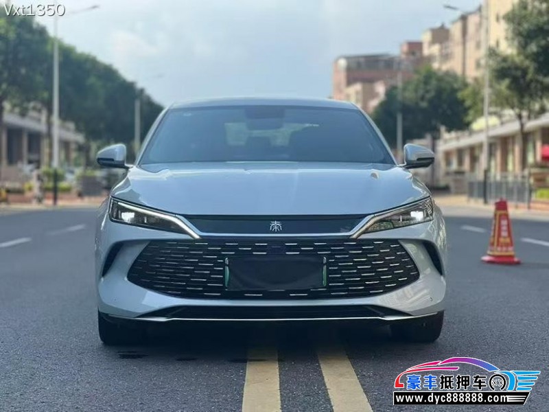 25年比亚迪秦轿车抵押车出售