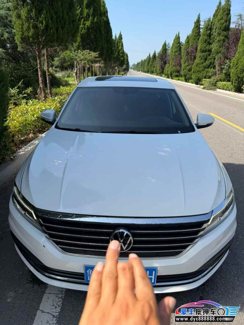 抵押车出售21年大众朗逸轿车
