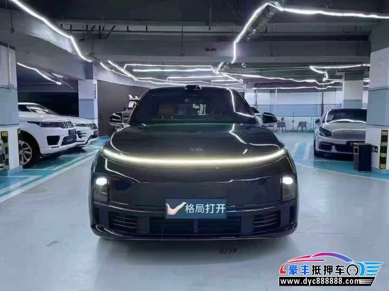 抵押车出售24年理想L7轿车