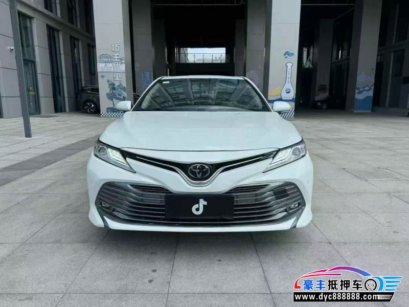 抵押车出售21年丰田凯美瑞轿车