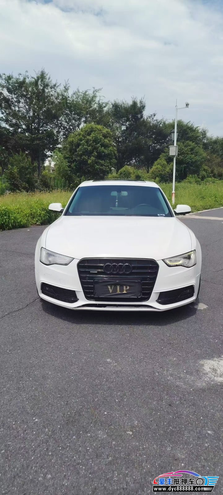 抵押车出售14年奥迪A5轿车