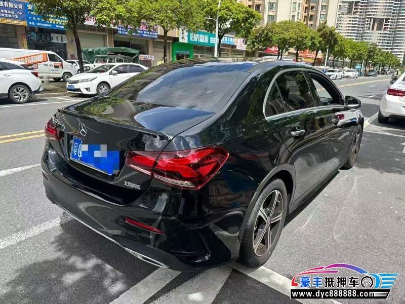 23年奔驰A轿车抵押车出售