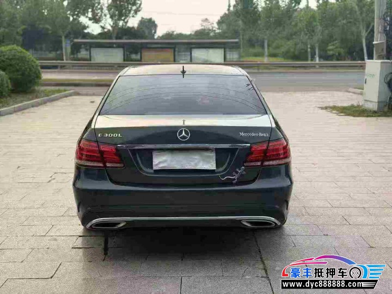 15年奔驰E轿车抵押车出售