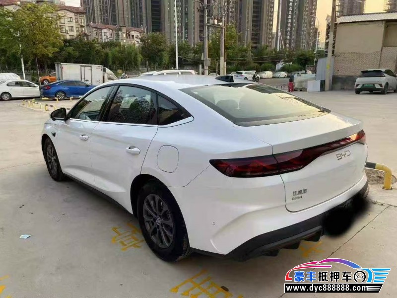 25年比亚迪秦轿车抵押车出售