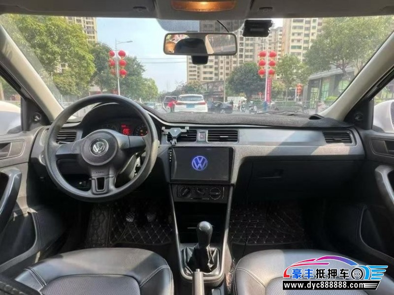 13年大众桑塔纳轿车抵押车出售