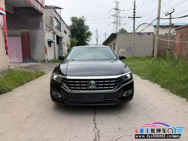 抵押车出售19年大众帕萨特轿车