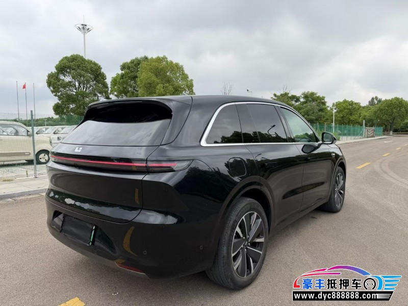 25年理想L6轿车抵押车出售