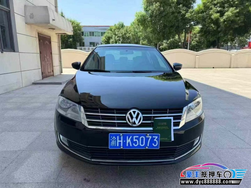 抵押车出售15年大众朗逸轿车