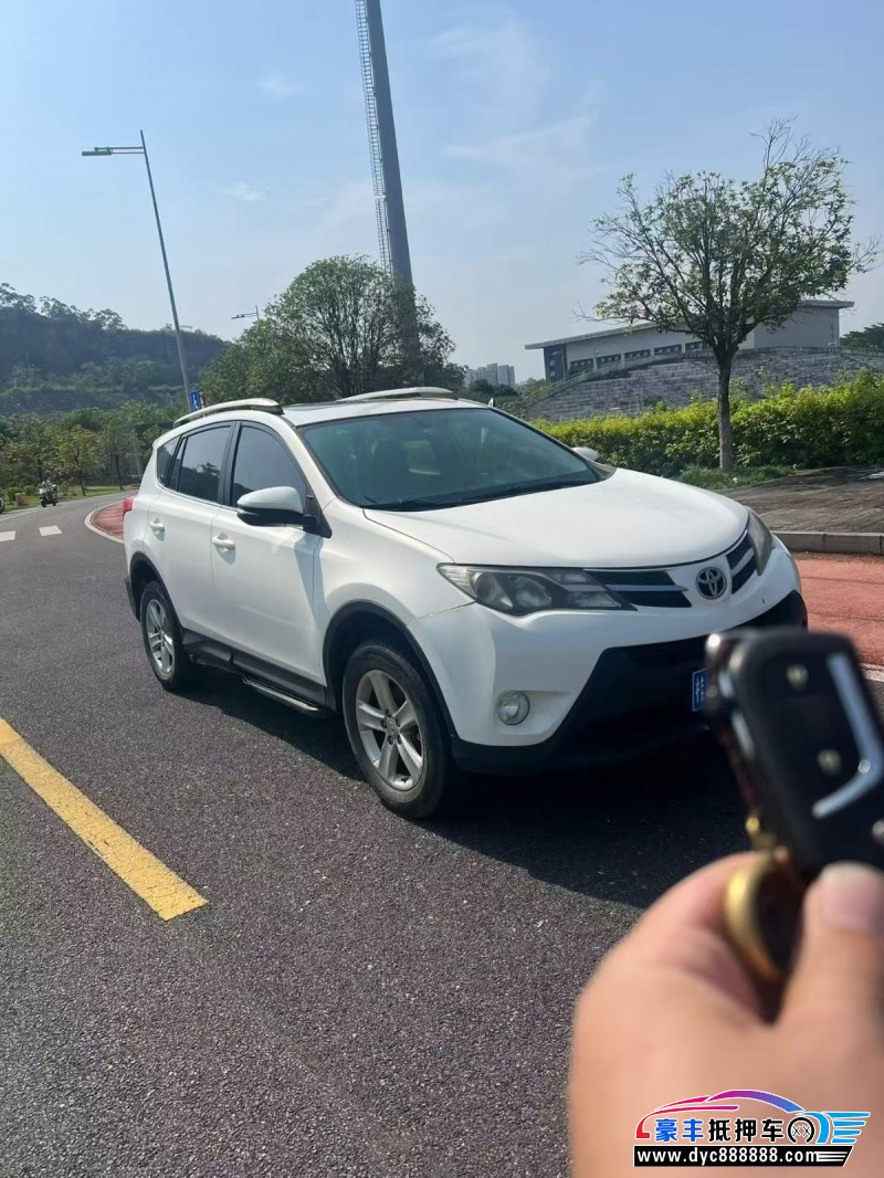 14年丰田RAV4轿车抵押车出售