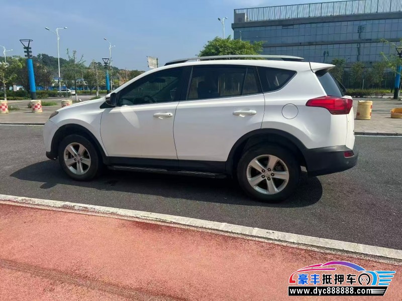 14年丰田RAV4轿车抵押车出售